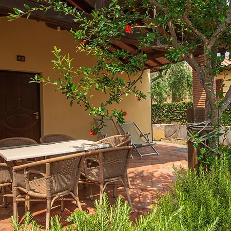 Resort Capalbio 3* كابالبيو